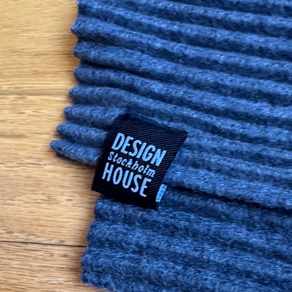 Gorgeous oversized Design House Stockholm scarf - Picture 2 of 3